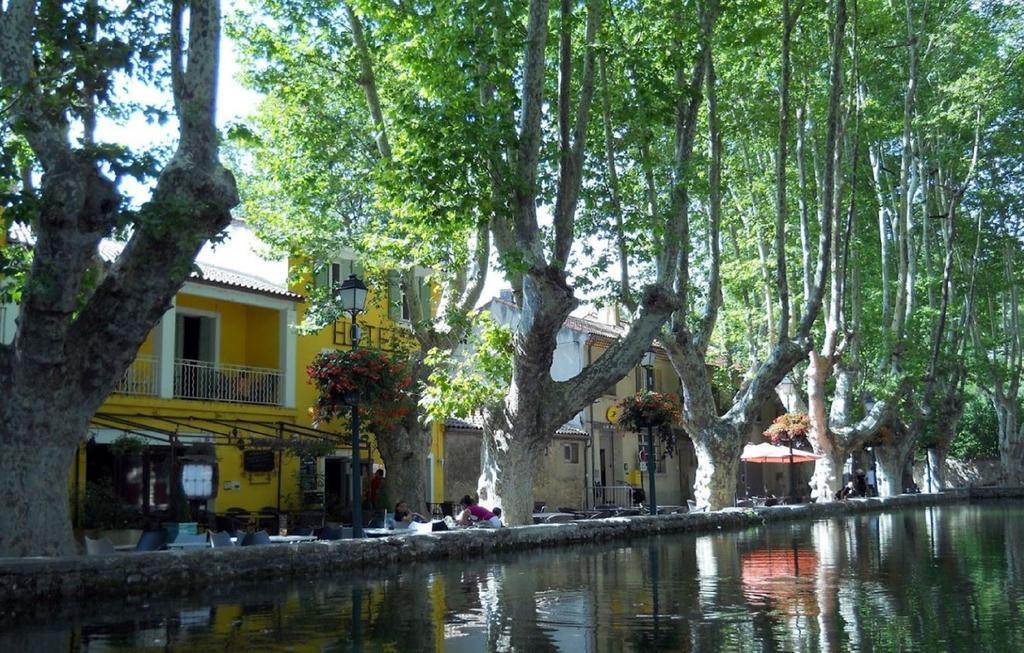 קוקורון Logis Hotel De L'Etang מראה חיצוני תמונה