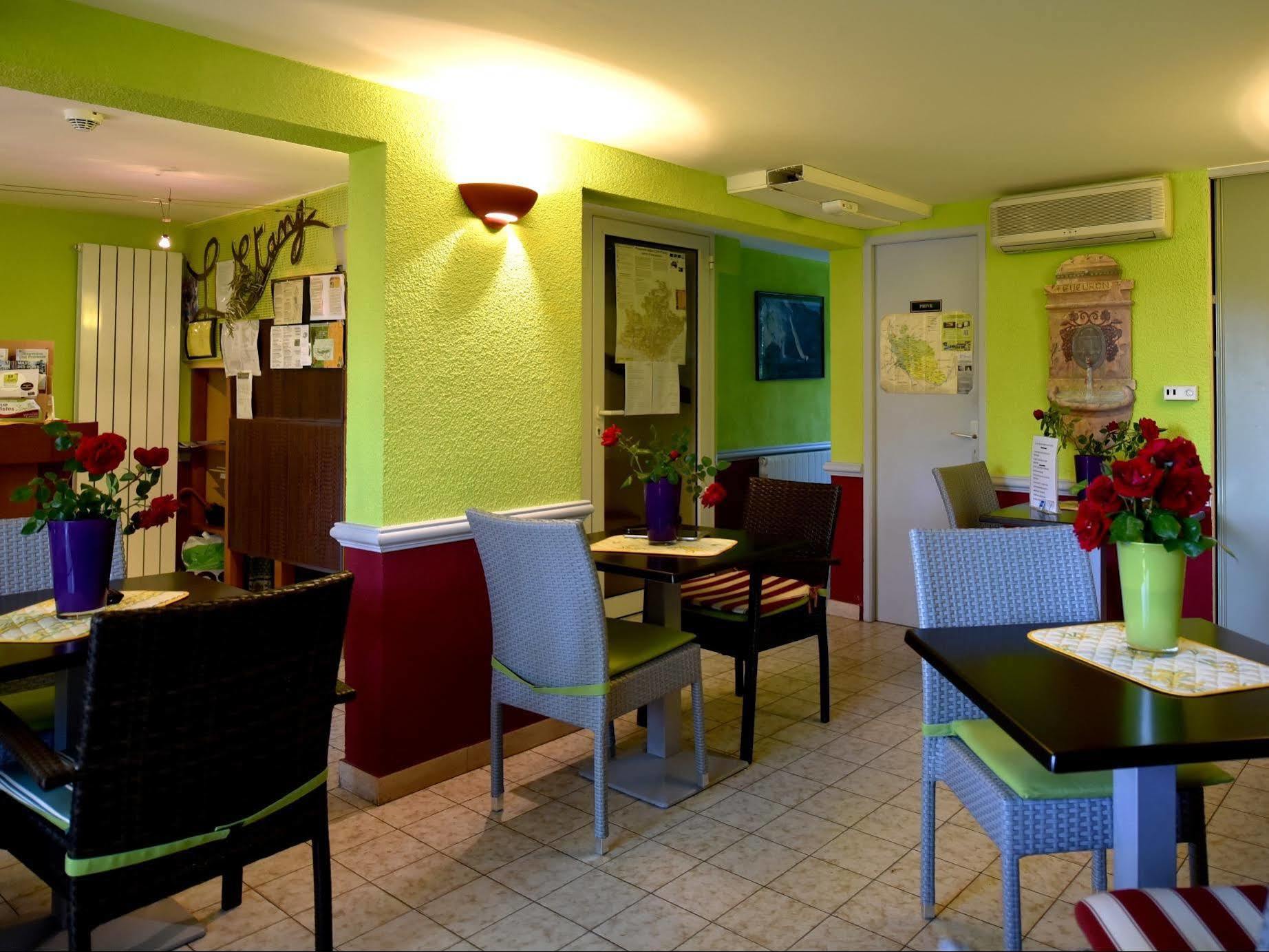 קוקורון Logis Hotel De L'Etang מראה חיצוני תמונה