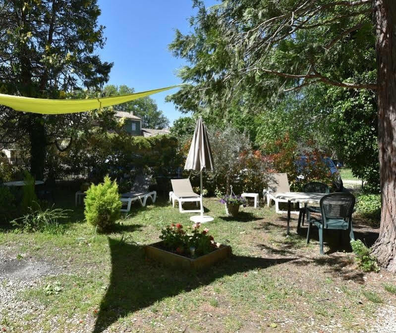 קוקורון Logis Hotel De L'Etang מראה חיצוני תמונה
